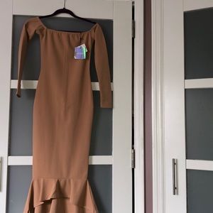 Elegant off shoulder fitted peplum dress